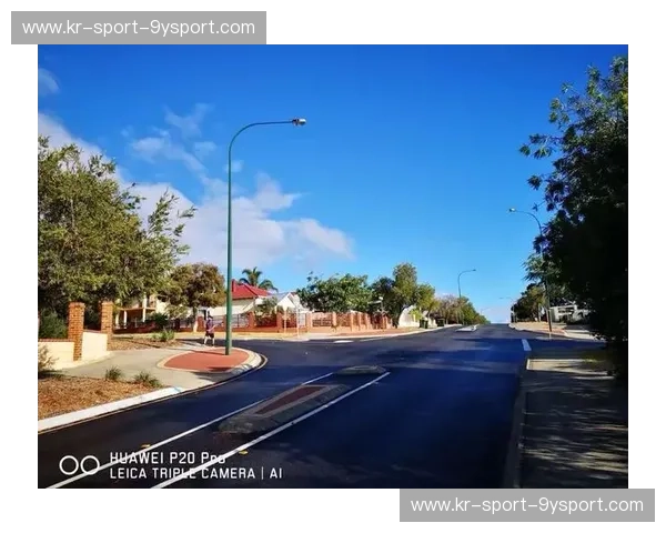 跨越赤道的绿茵博弈:当珀斯荣光的铁血遇上东京FC的极致细腻